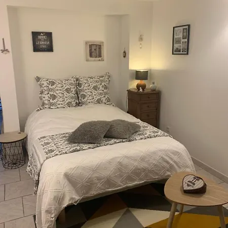 La Maison Bleue 1 *