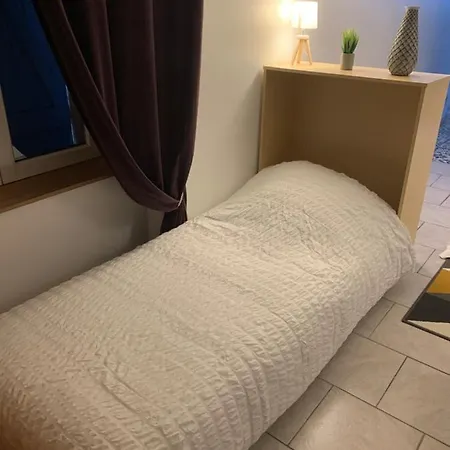 Apartment La Maison Bleue 1 *